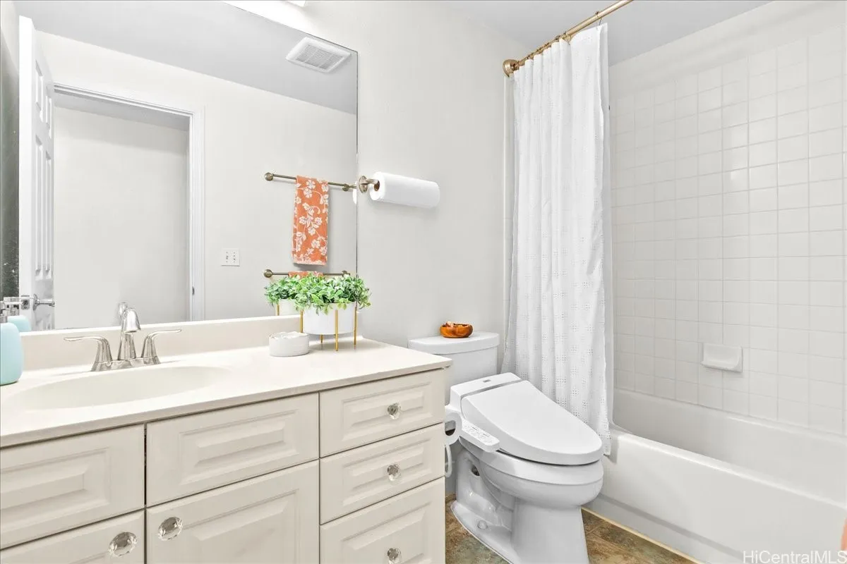 Kapolei, Hawaii 96707, United States, 5 Bedrooms Bedrooms, ,3 BathroomsBathrooms,Residential,Active,103636