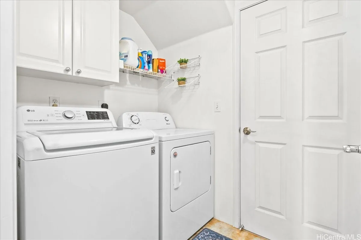 Kapolei, Hawaii 96707, United States, 5 Bedrooms Bedrooms, ,3 BathroomsBathrooms,Residential,Active,103636