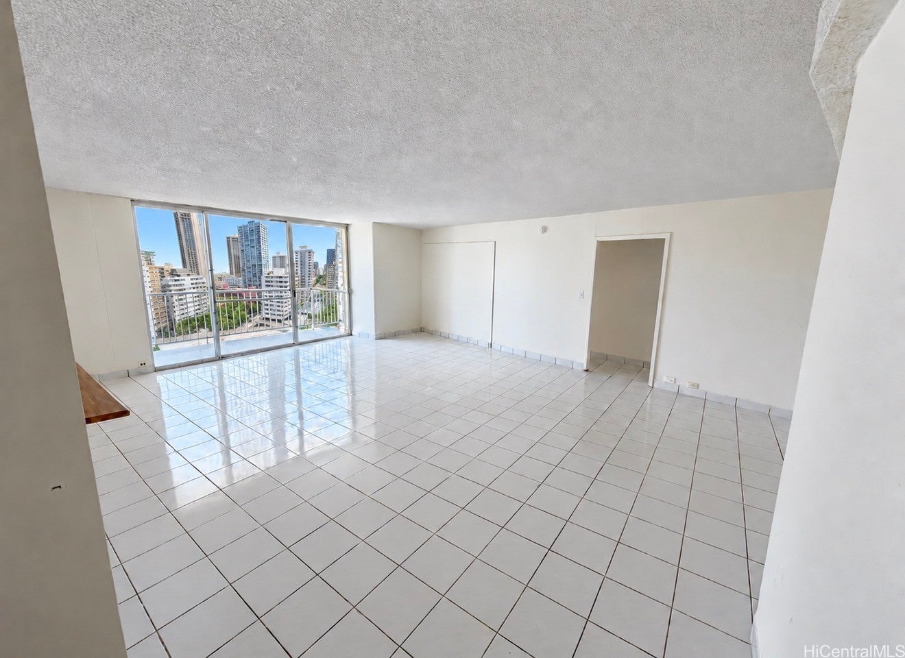 222 Liliuokalani Avenue 1303