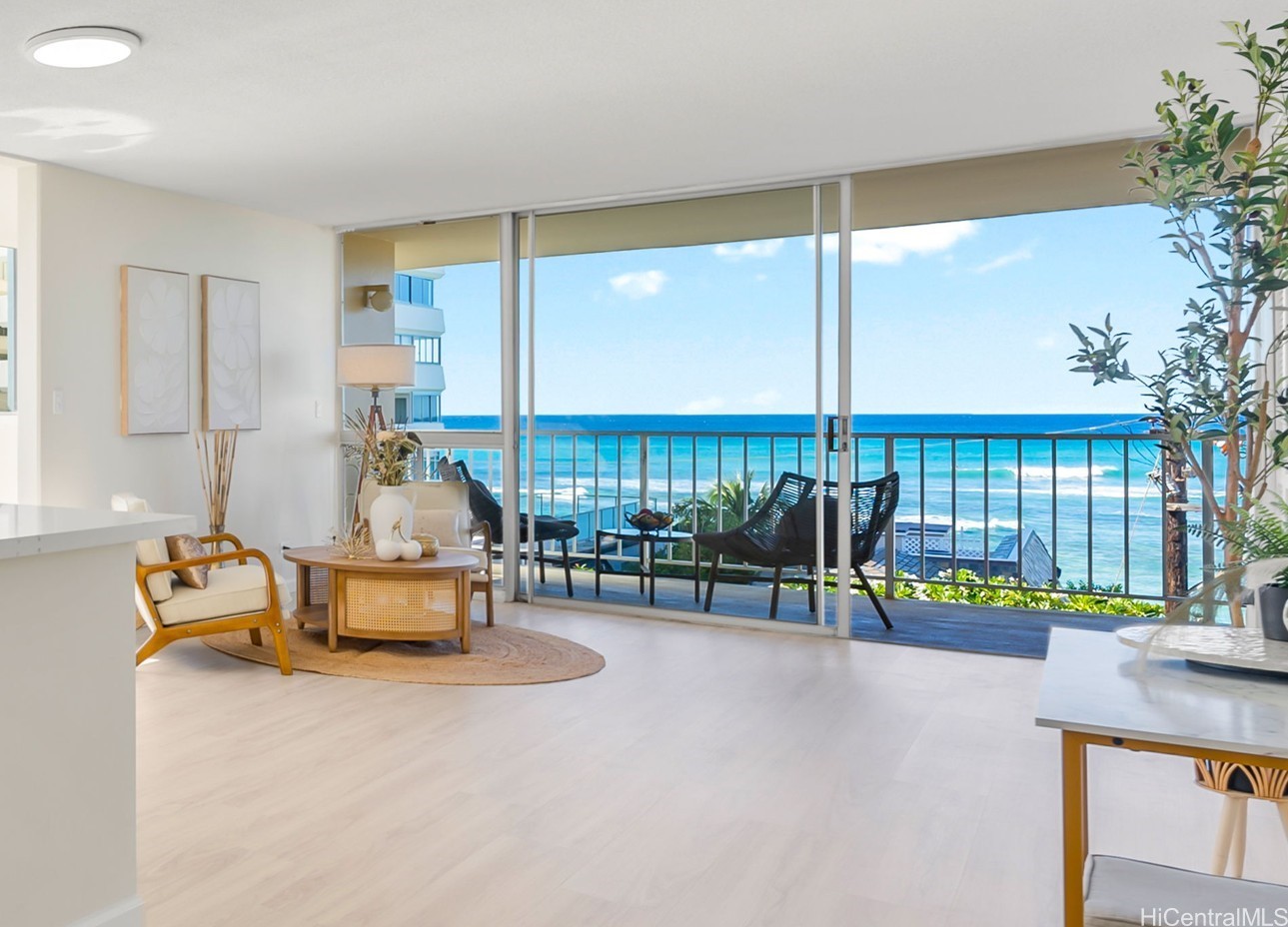 3056 Kalakaua Avenue 5W