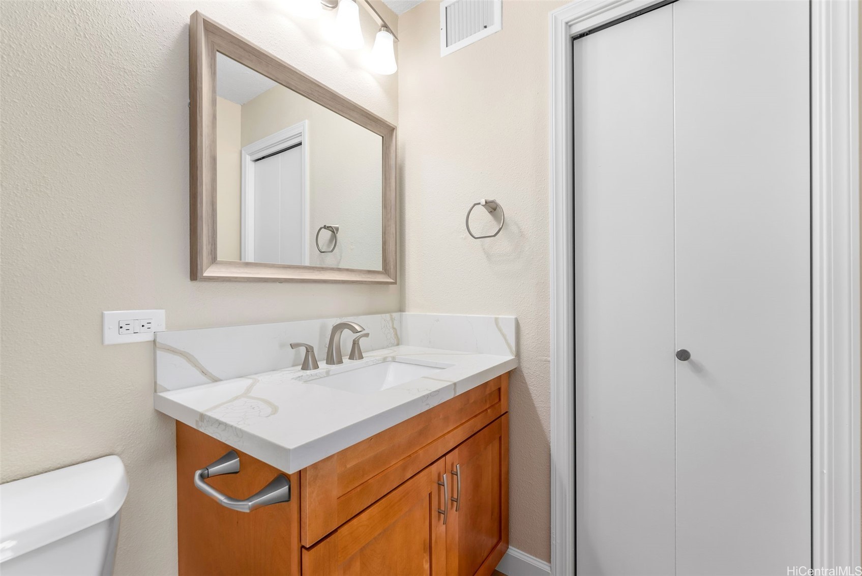 2452 Tusitala Street 1404