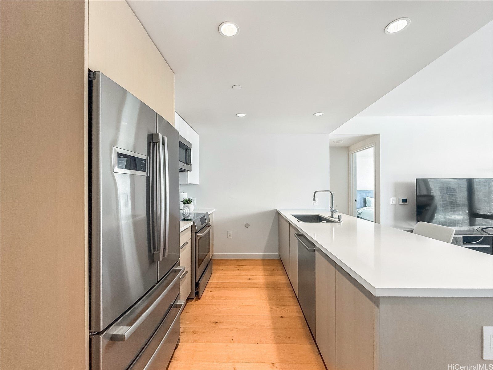 1001 Queen Street 2505