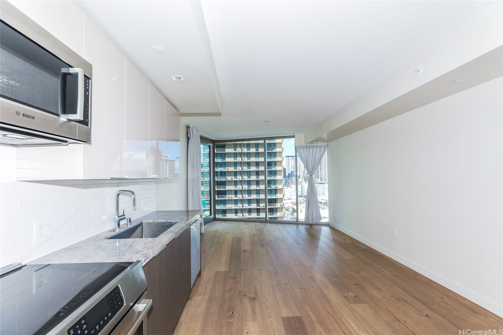 1001 Queen Street 1307