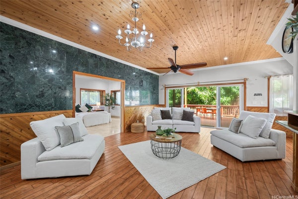652 HOOHULU PL, PEARL CITY, HI 96782 - Image b977df3d5aed8dbbb1f06e70b50fd1dd/1446179779