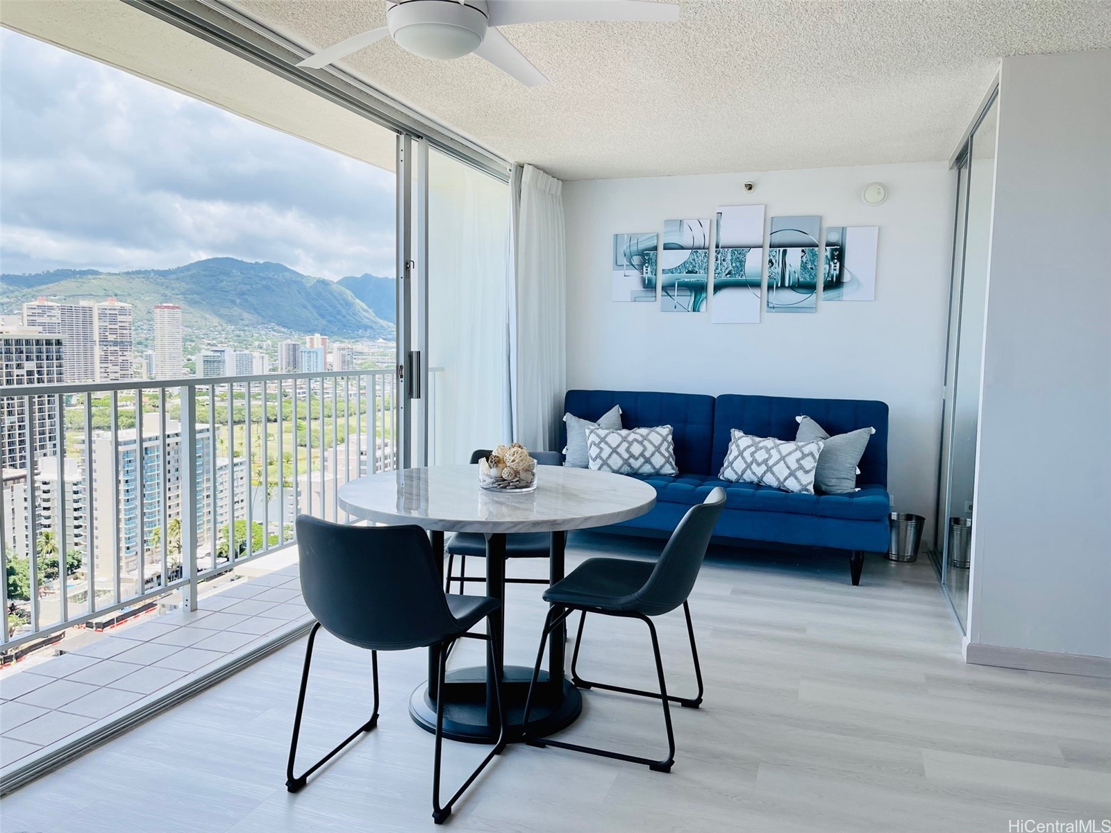 2427 Kuhio Avenue 2805