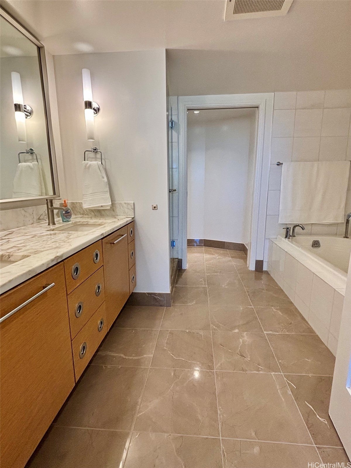1177 Queen Street 604