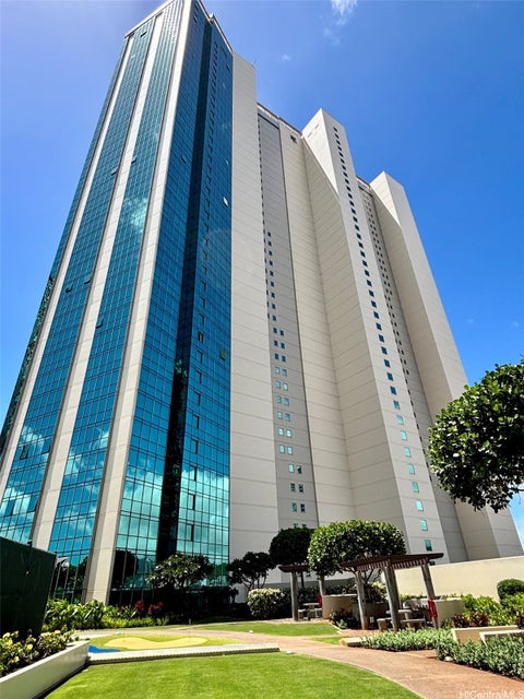 Photo of 1177 Queen Street #604, Honolulu, HI 96814 (MLS # 202616931)