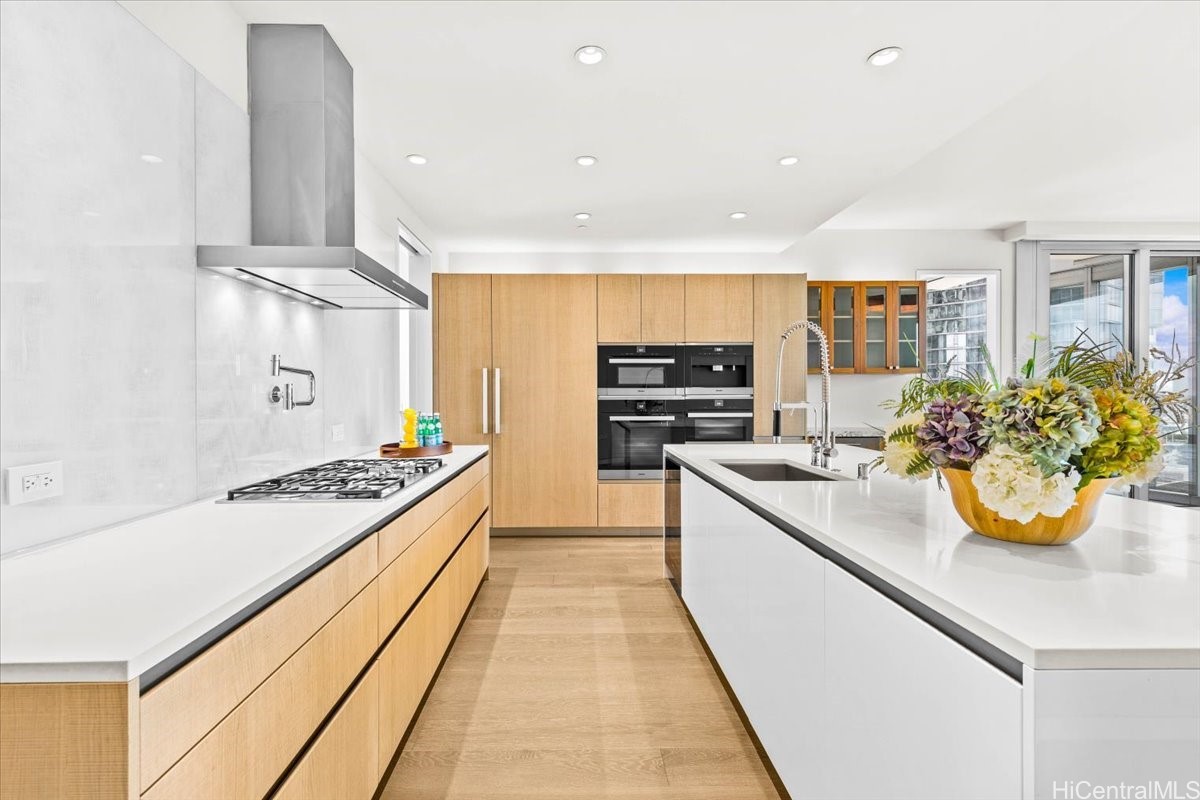 1118 Ala Moana Boulevard 1606