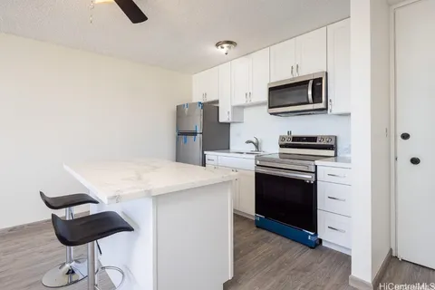 1617 Clark Street Unit 702, Honolulu, HI 96822 - #: 202503416