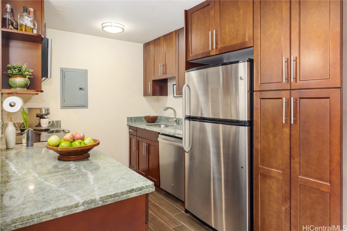 1820 Kaioo Drive A402