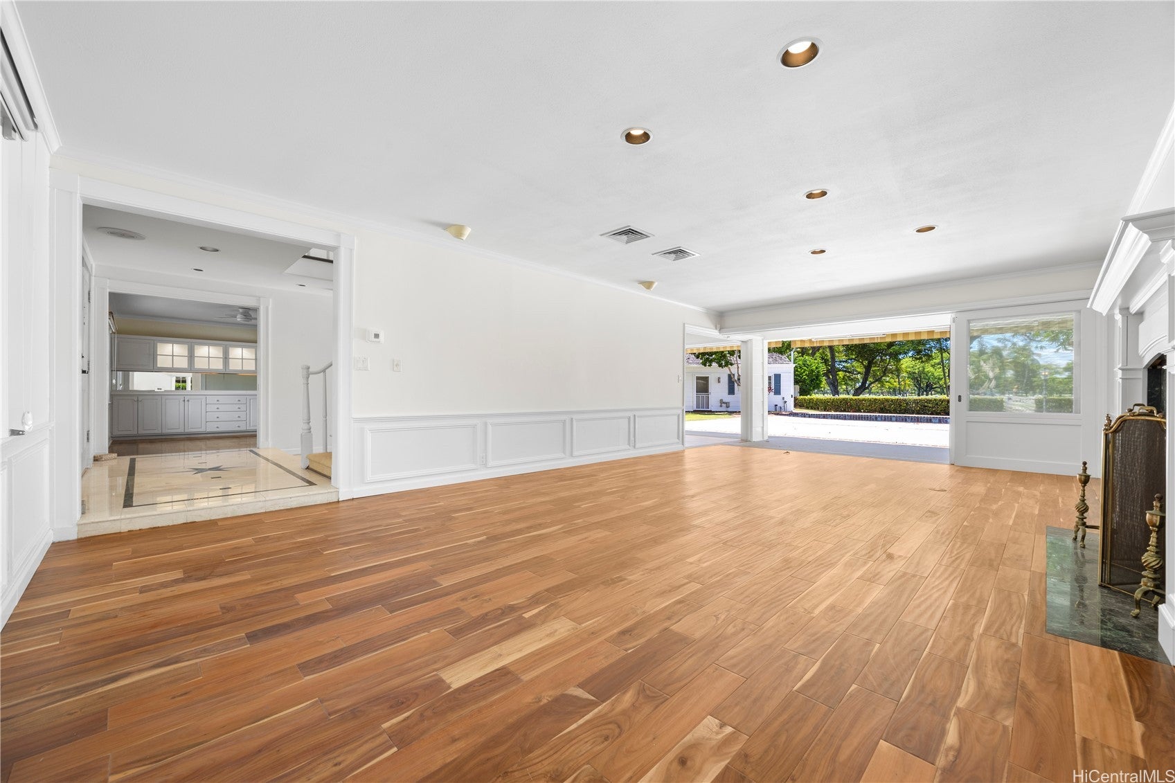 1100 Kaimoku Place