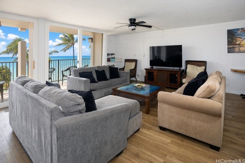 Photo of 53-567 Kamehameha Highway #PH3, Hauula, HI 96717 (MLS # 202618737)