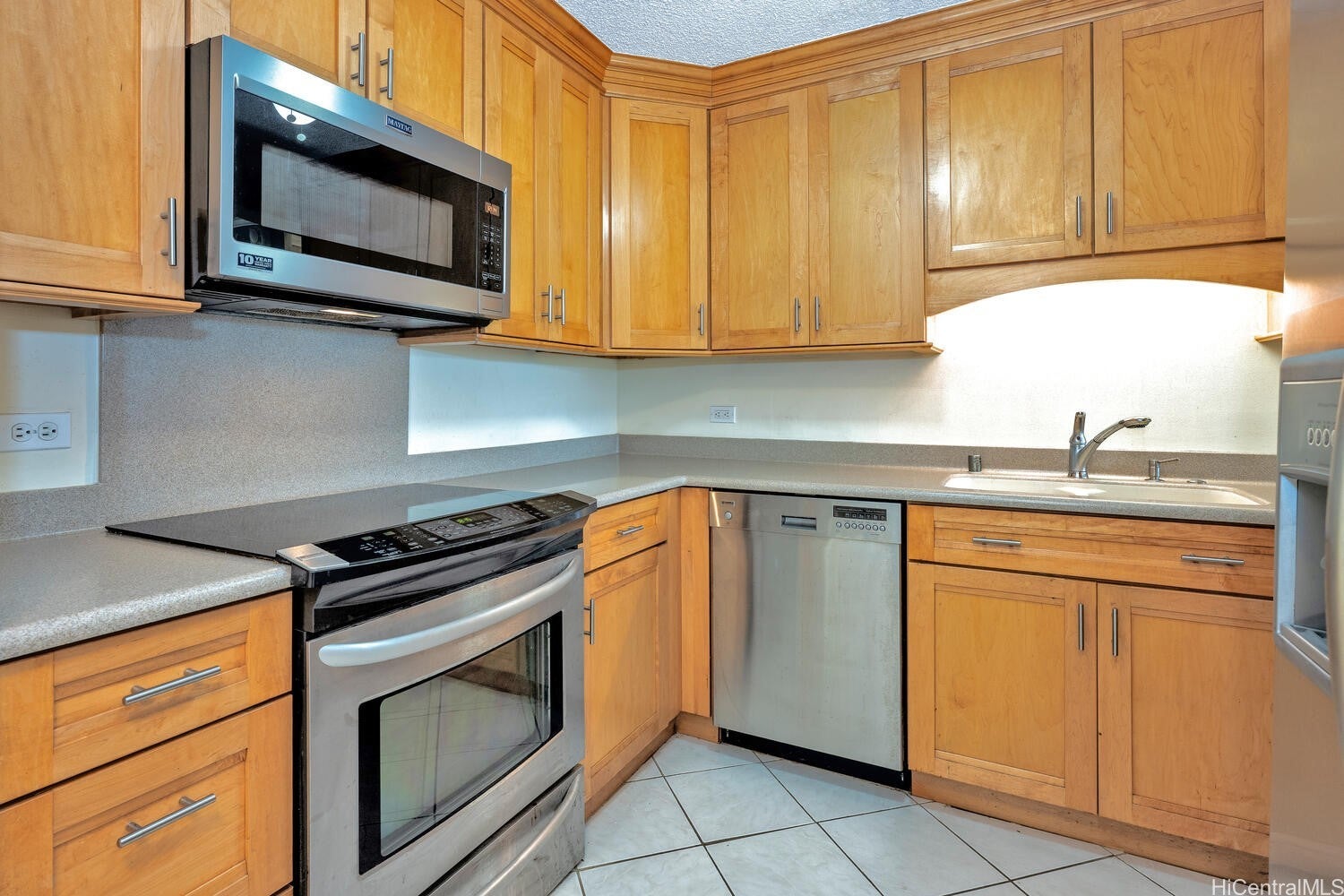 2575 Kuhio Avenue 1202
