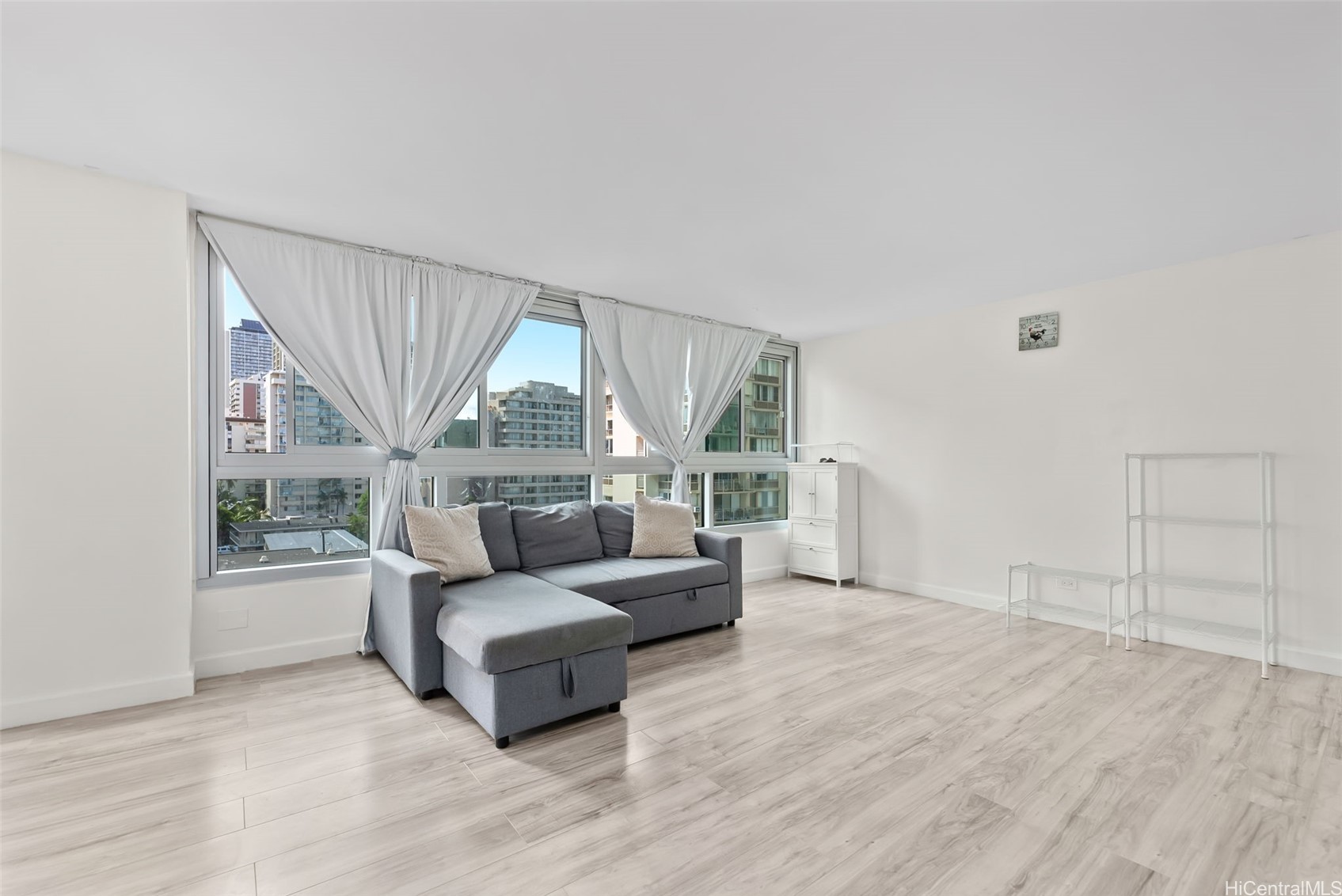 2421 Tusitala Street 803