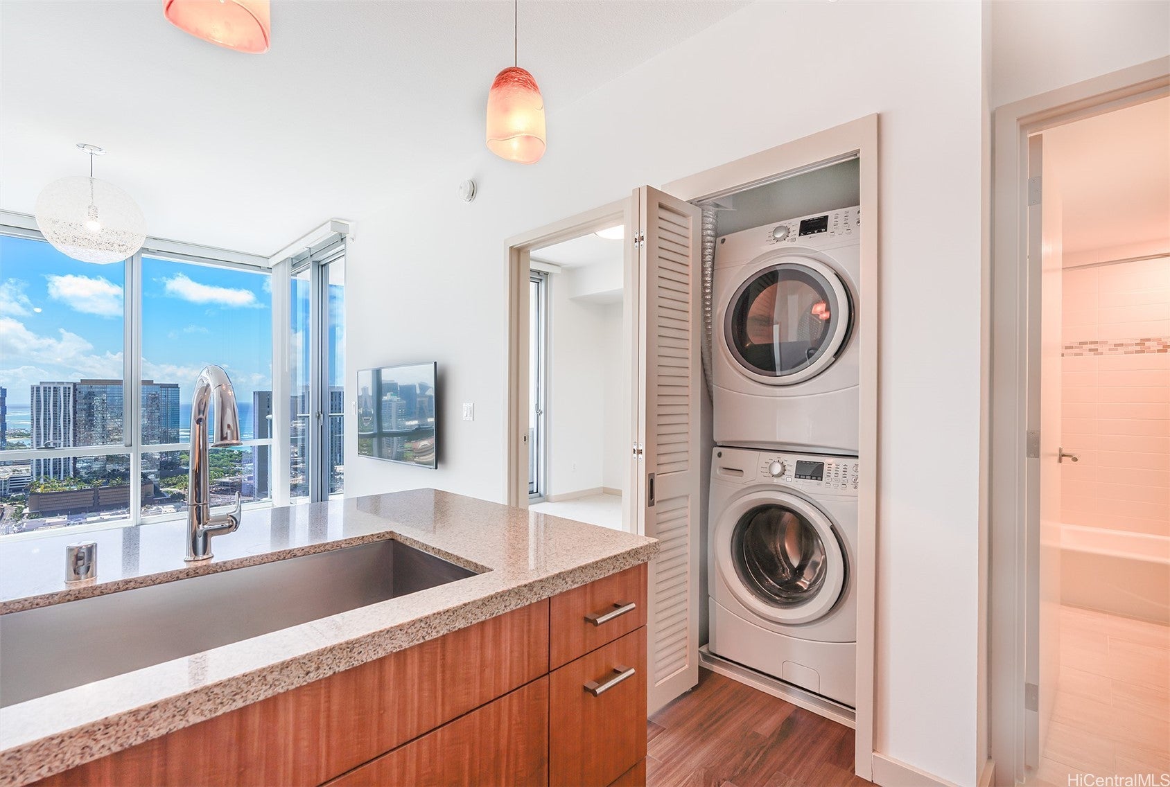 555 South Street 3901