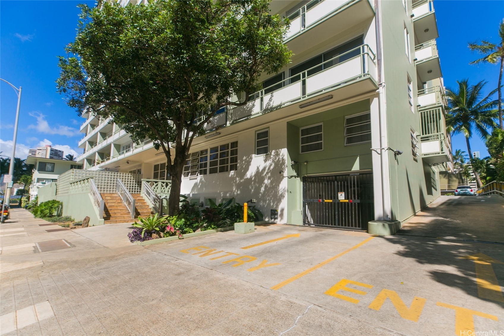 445 Kaiolu Street 1002