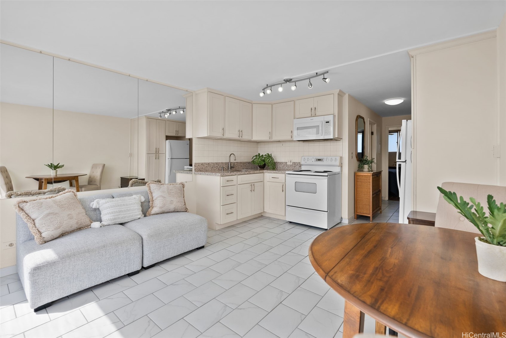 2211 Ala Wai Boulevard 3111