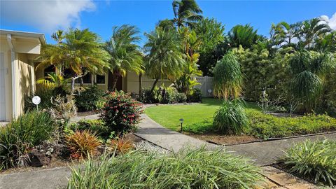 Photo of 1204 Kahili Street, Kailua, HI 96734 (MLS # 202606564)