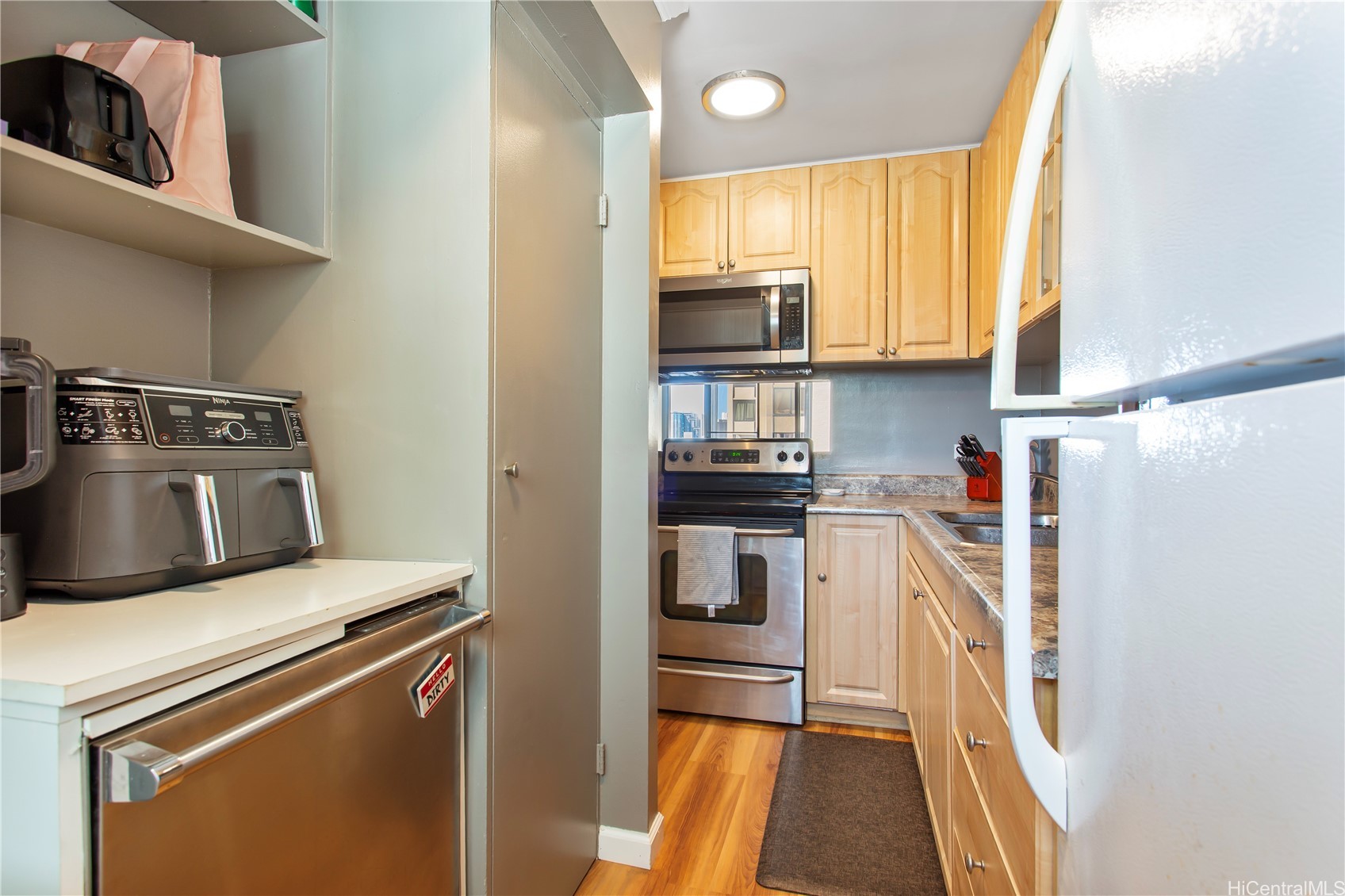 1521 Alexander Street 406