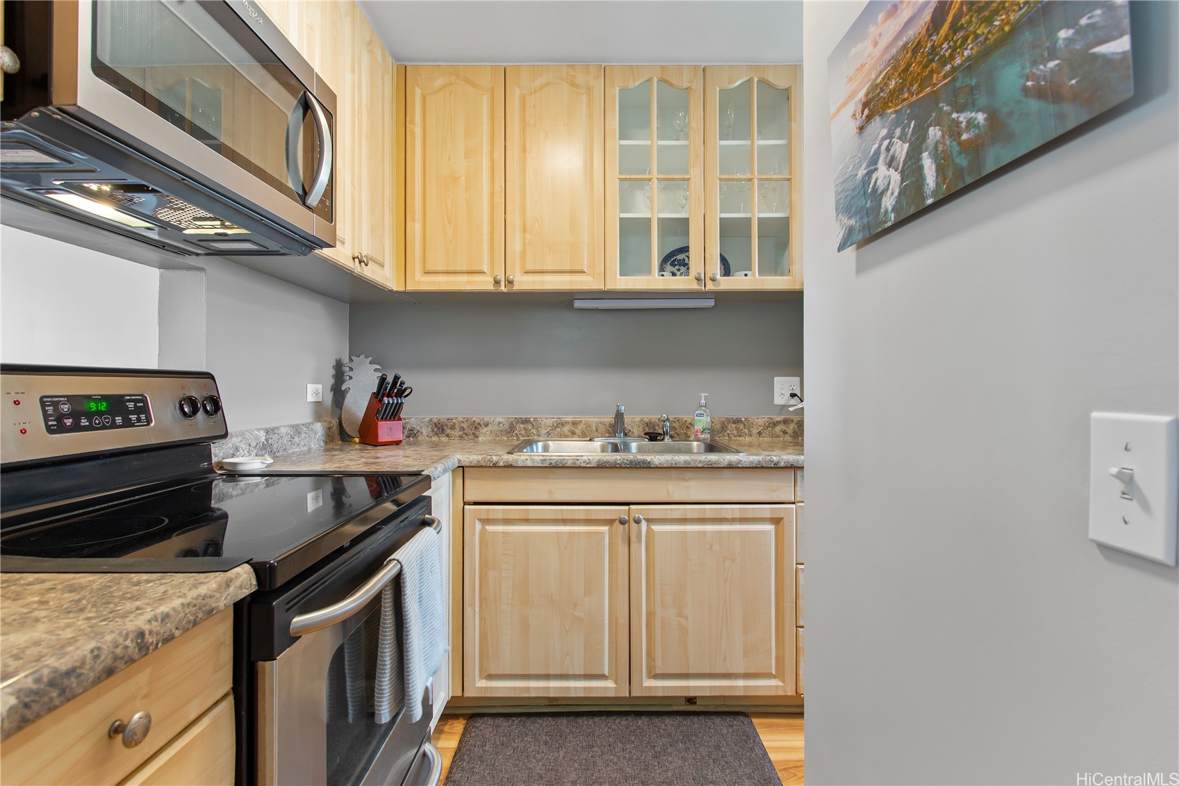 1521 Alexander Street 406