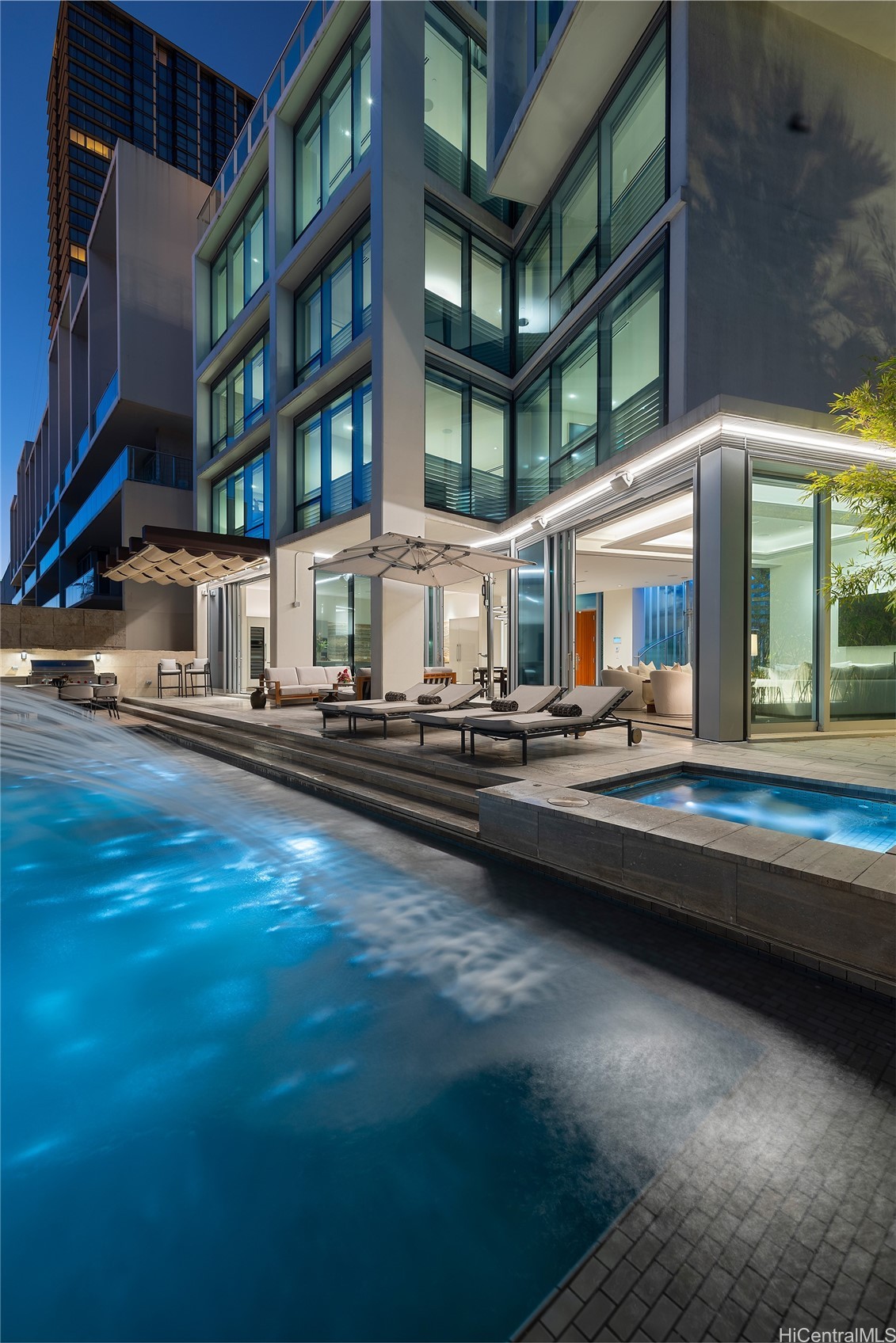 1118 Ala Moana Boulevard 1