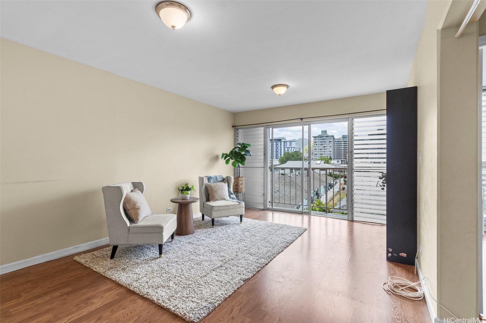 2440 Date Street 303