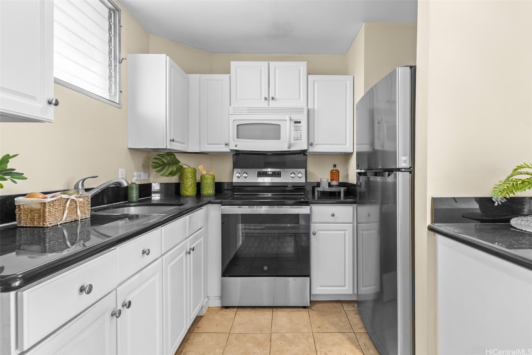 2440 Date Street 303