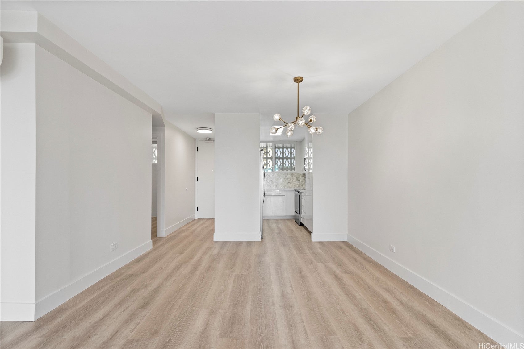 469 Ena Road 2304