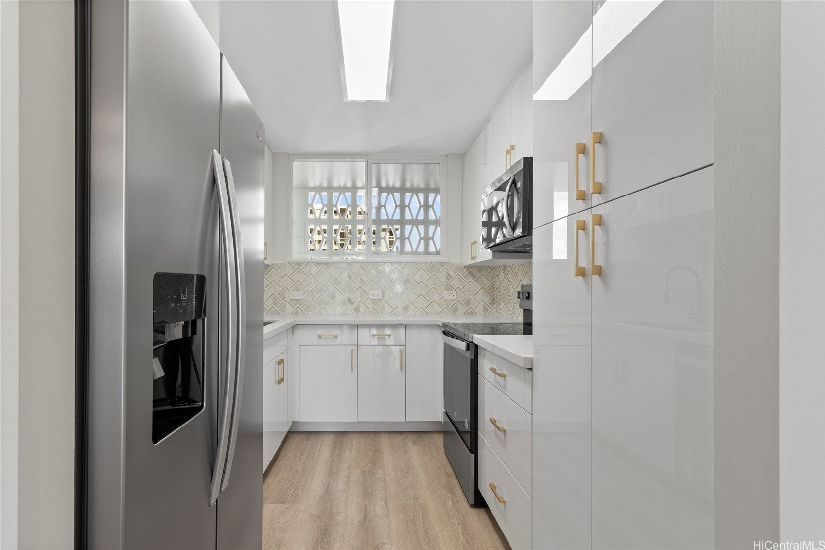 469 Ena Road 2304