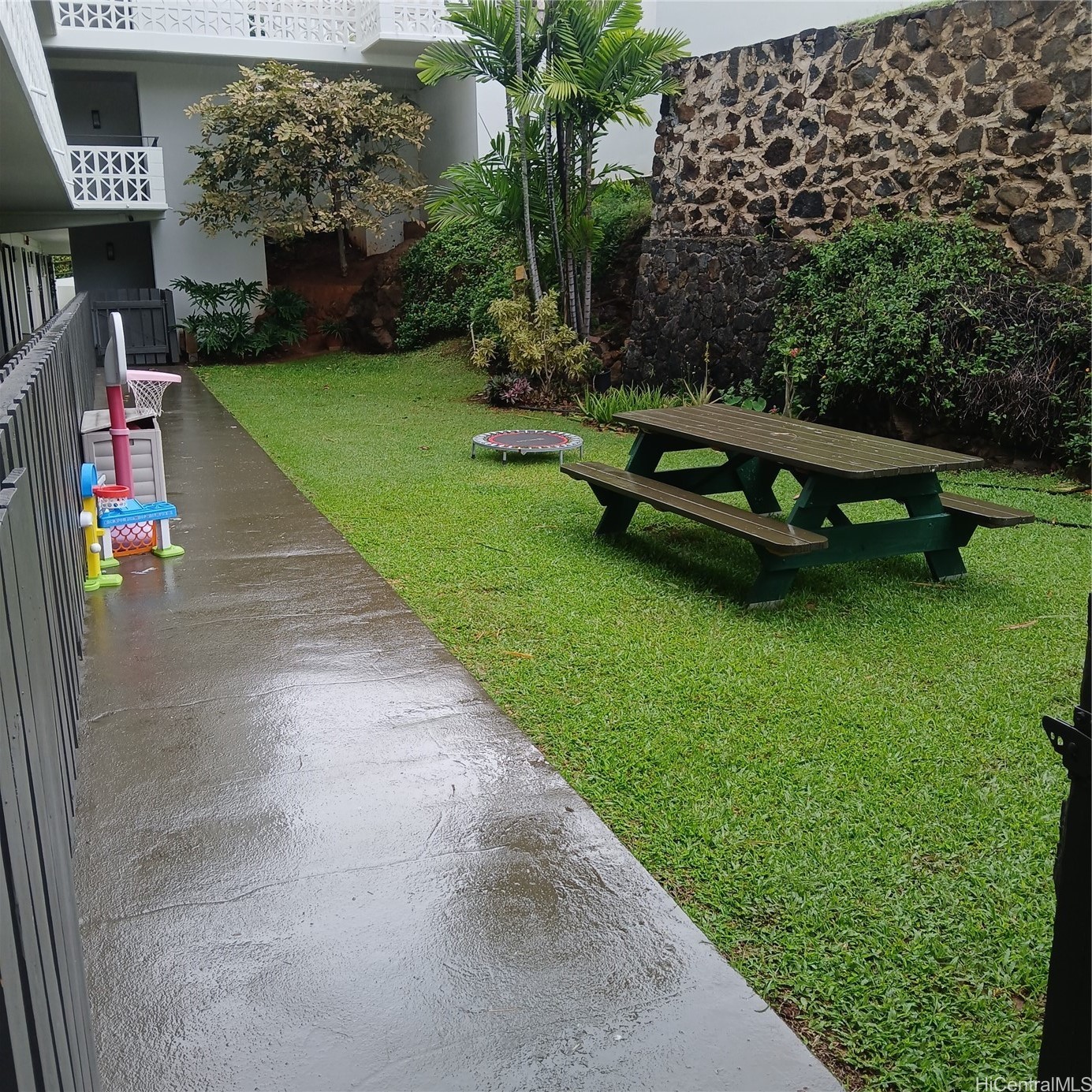 1619 Kamamalu Street 110