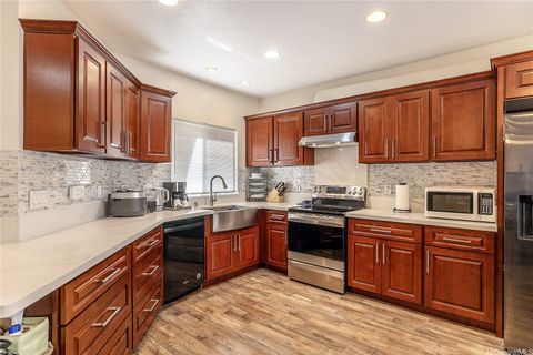 Photo of 91-957 Laaulu Street #40F, Ewa Beach, HI 96706 (MLS # 202518303)