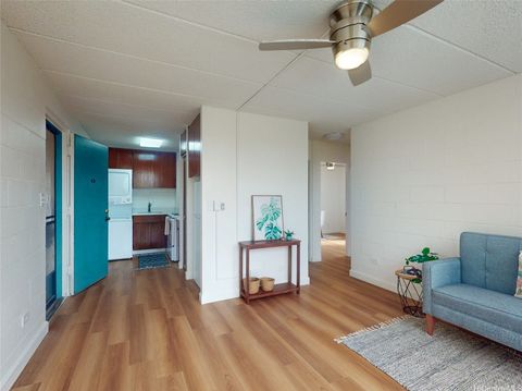 2015 Wilder Avenue 2E Honolulu HI 96822
