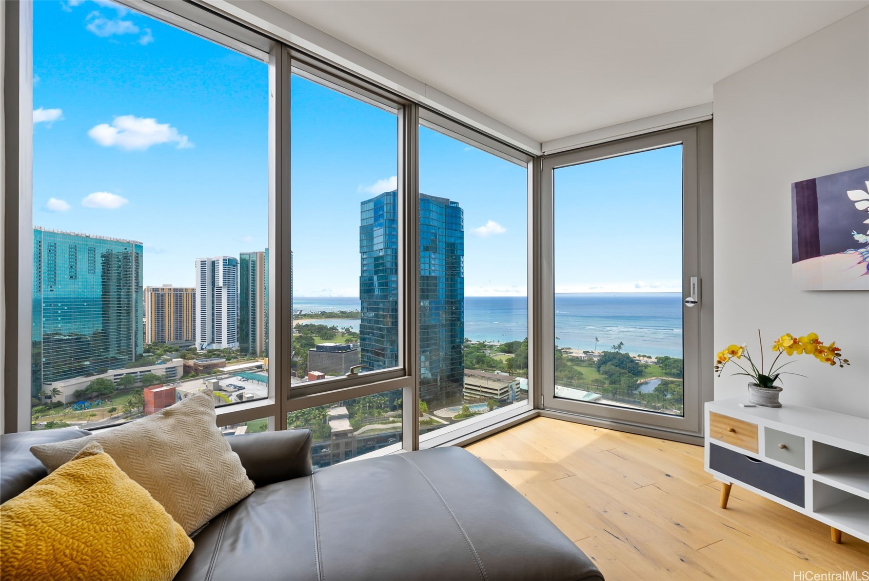 1001 Queen Street 2506