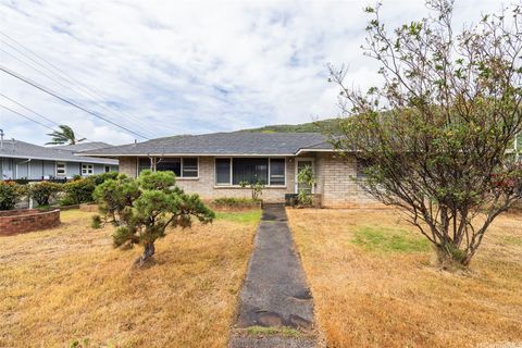 Photo of 256 Kuliouou Road, Honolulu, HI 96821 (MLS # 202602036)