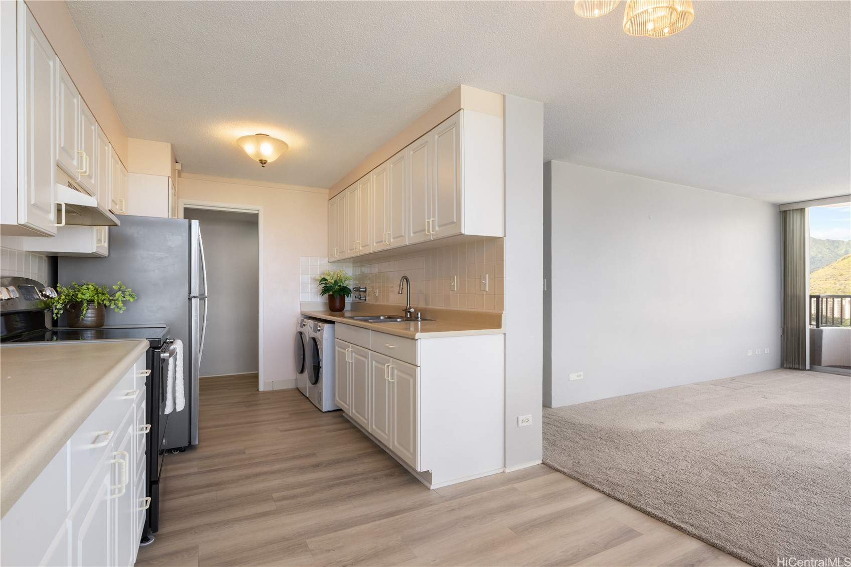 2825 S King Street 2403