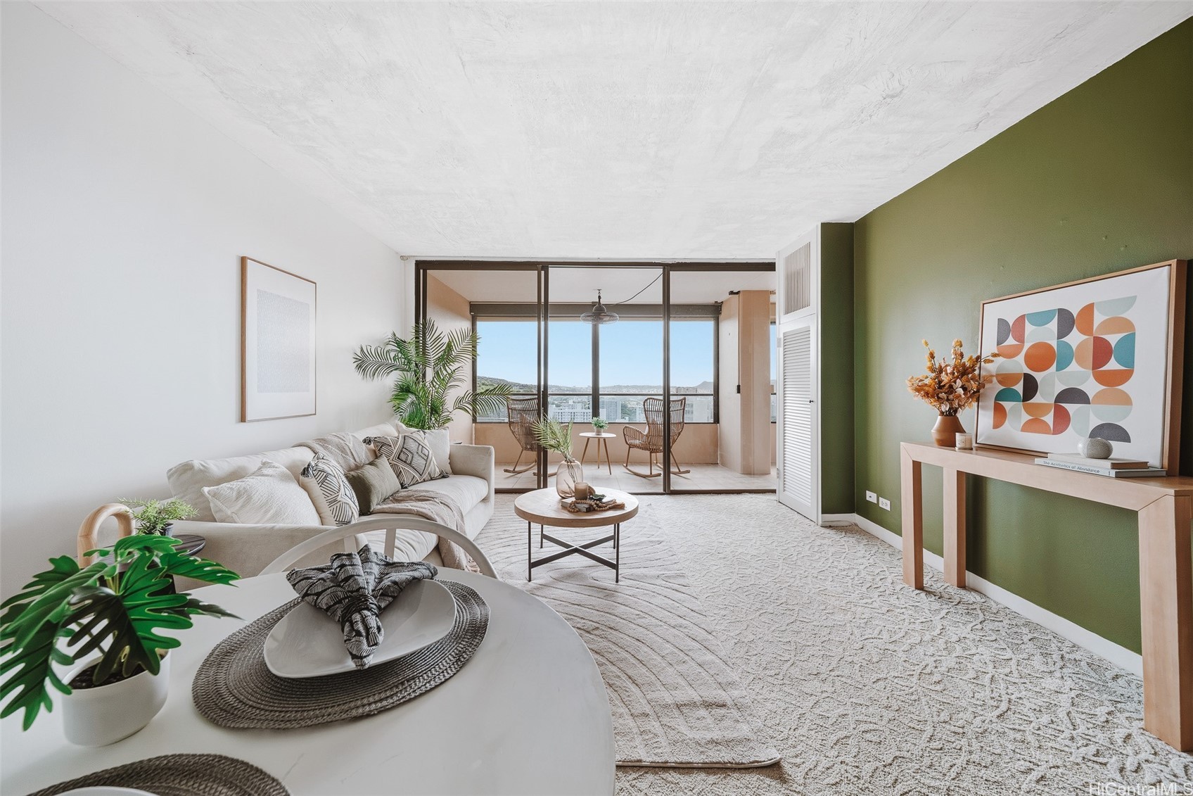 1717 Mott Smith Drive 2403