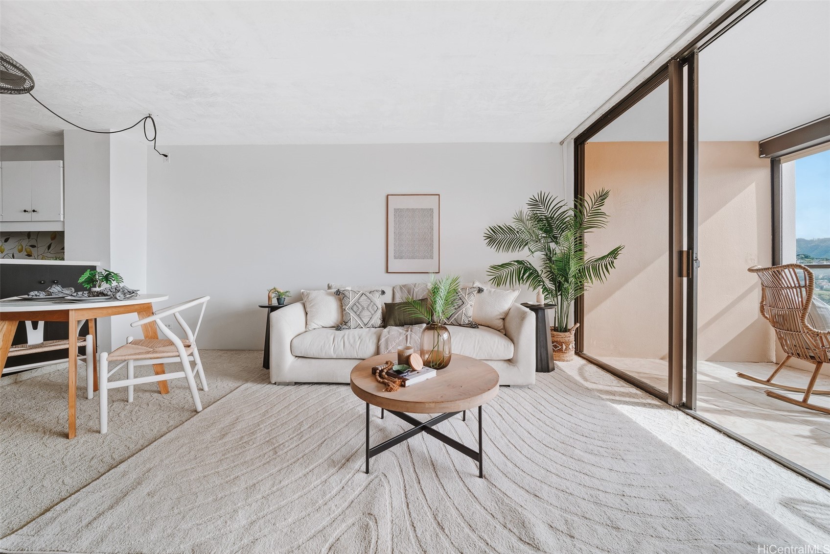 1717 Mott Smith Drive 2403