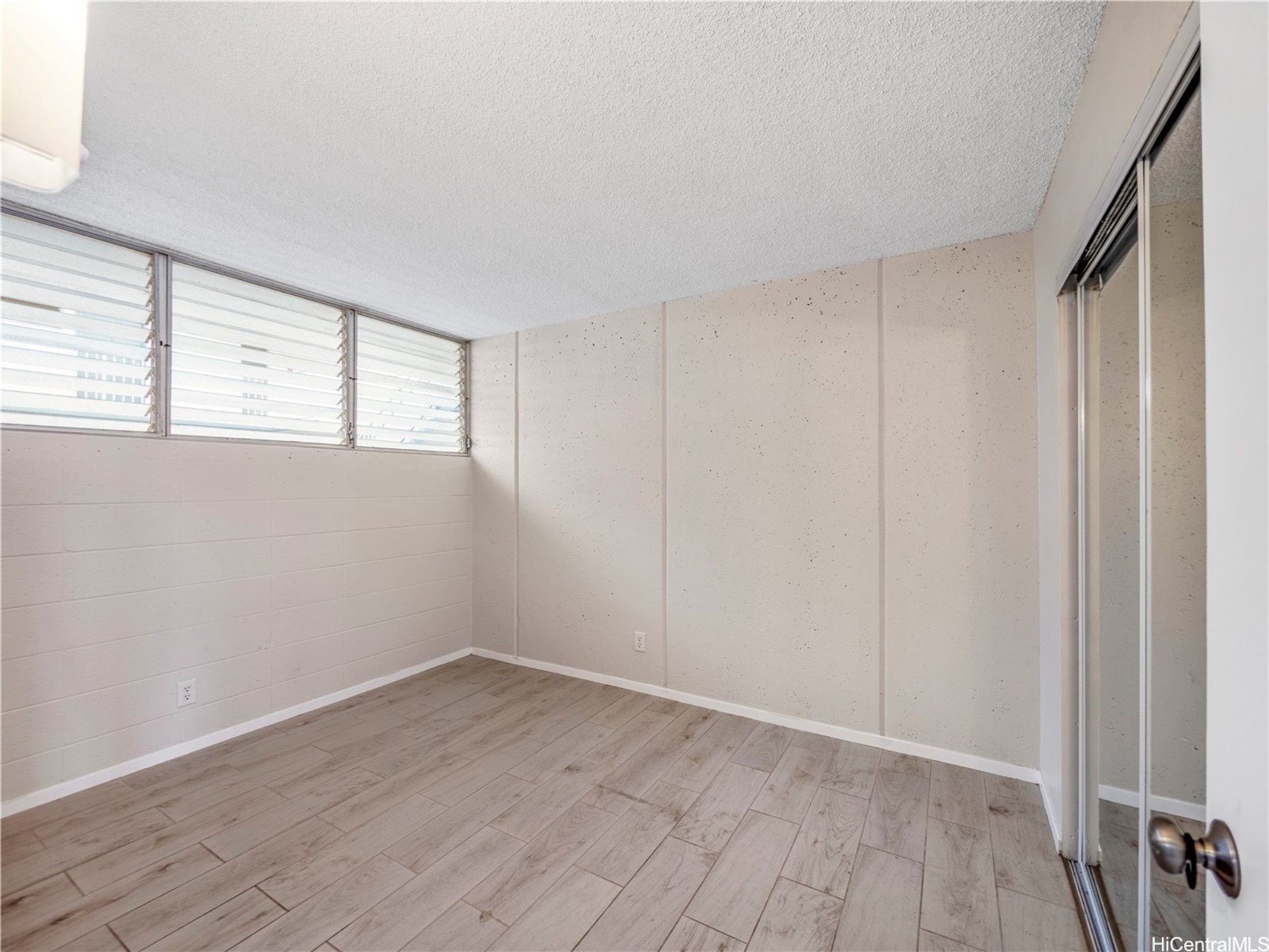 95-061 Waikalani Drive D 1002