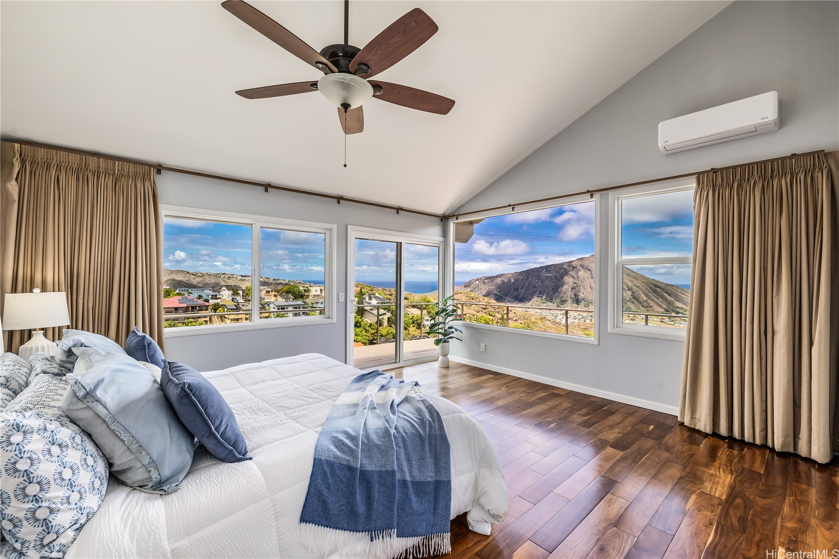 1048 Kaupaku Place
