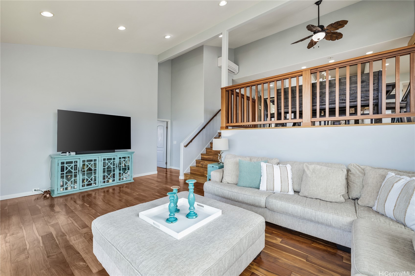 1048 Kaupaku Place