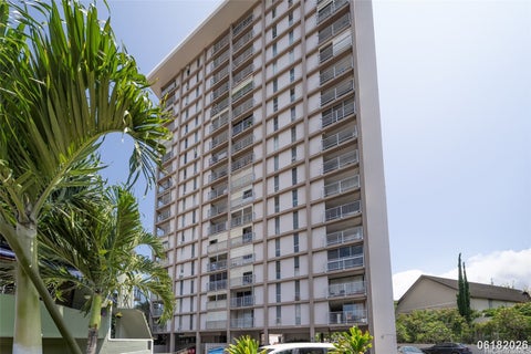Photo of 1617 Keeaumoku Street #1005, Honolulu, HI 96822 (MLS # 202611980)