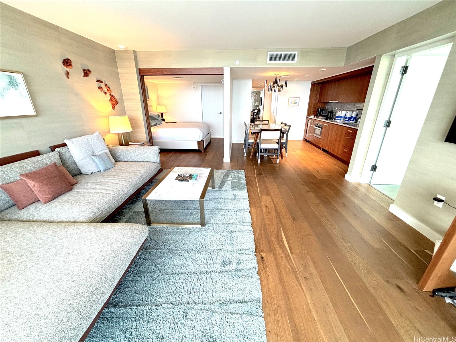 383 Kalaimoku Street 3107
