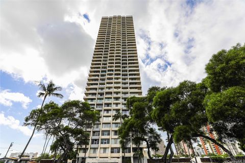 2825 S King Street 2003 Honolulu HI 96826