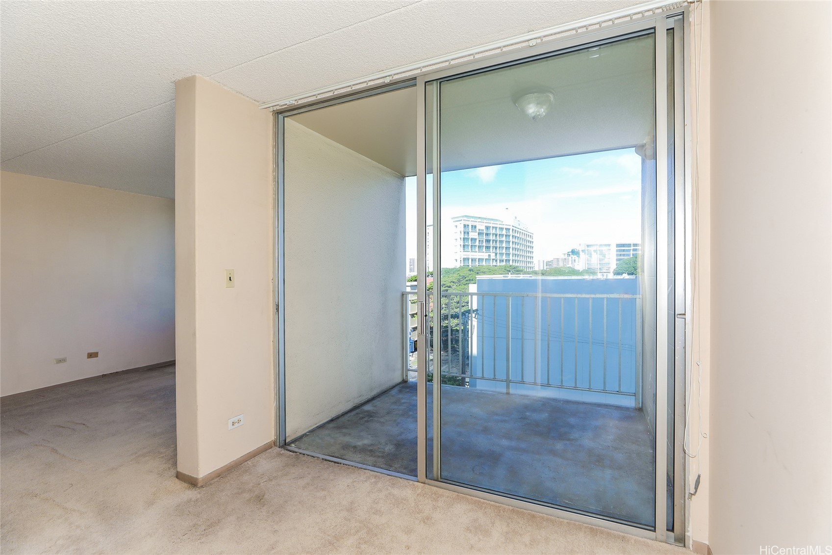 1624 Dole Street 603