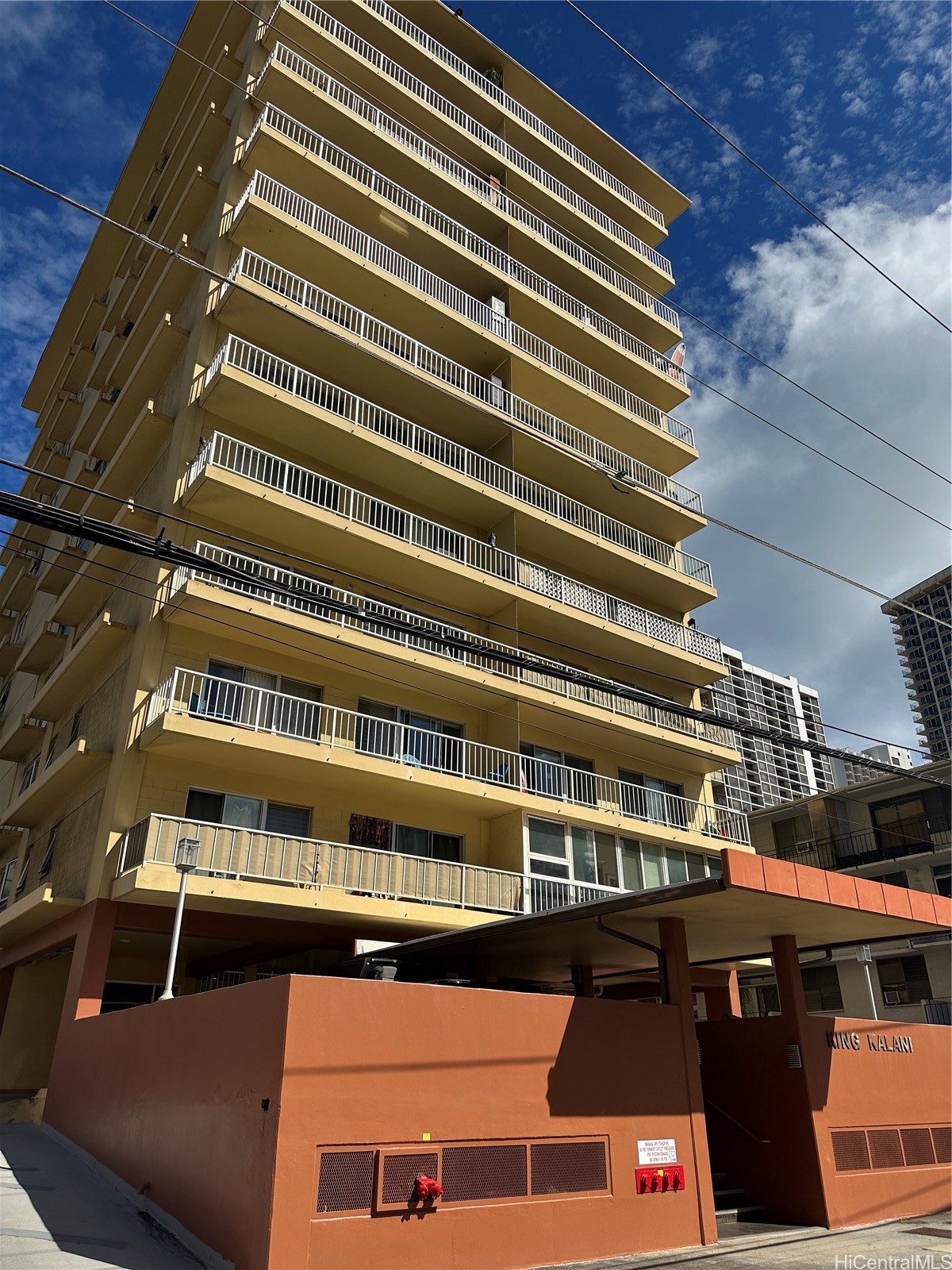 303 Liliuokalani Avenue 904
