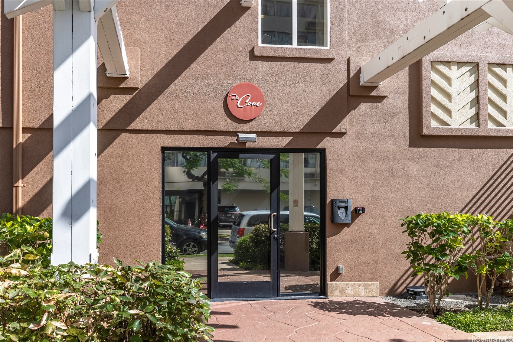 Cove Waikiki Condominium