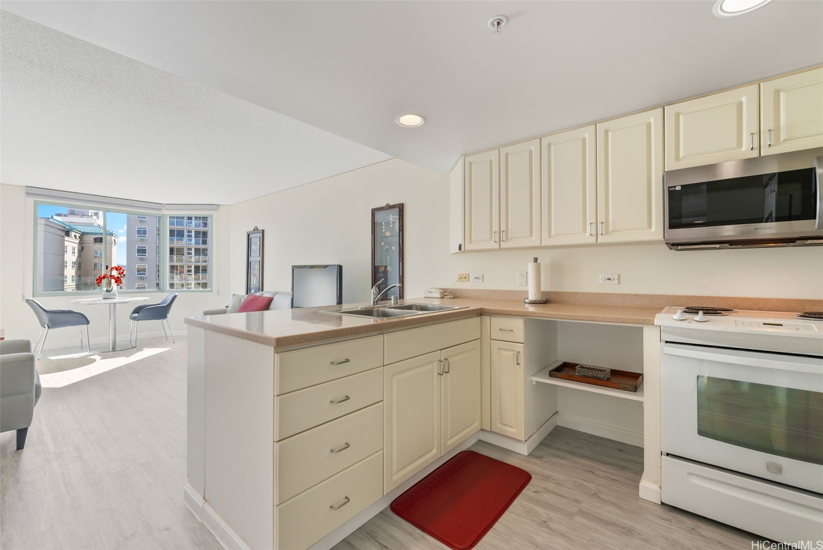 1314 Kalakaua Avenue 1407