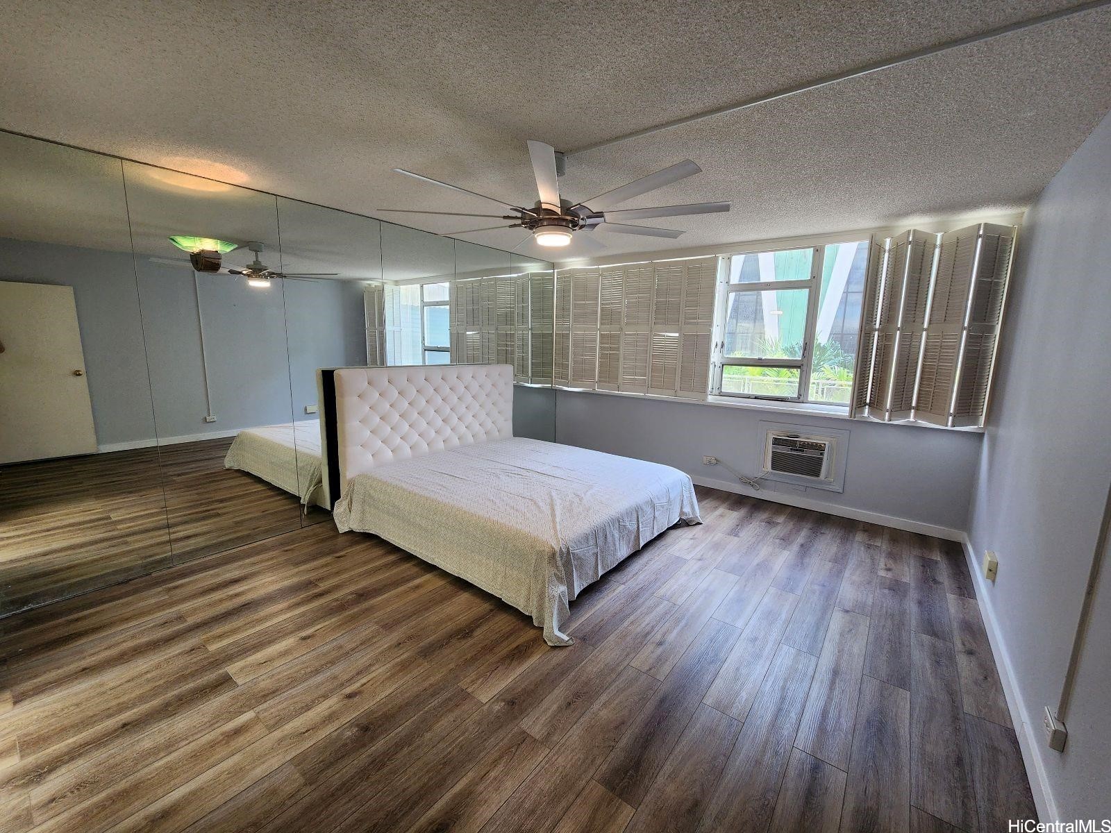 2500 Kalakaua Avenue 201