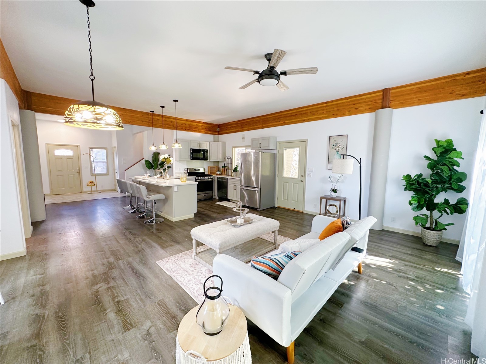 2578 Pacific Heights Road