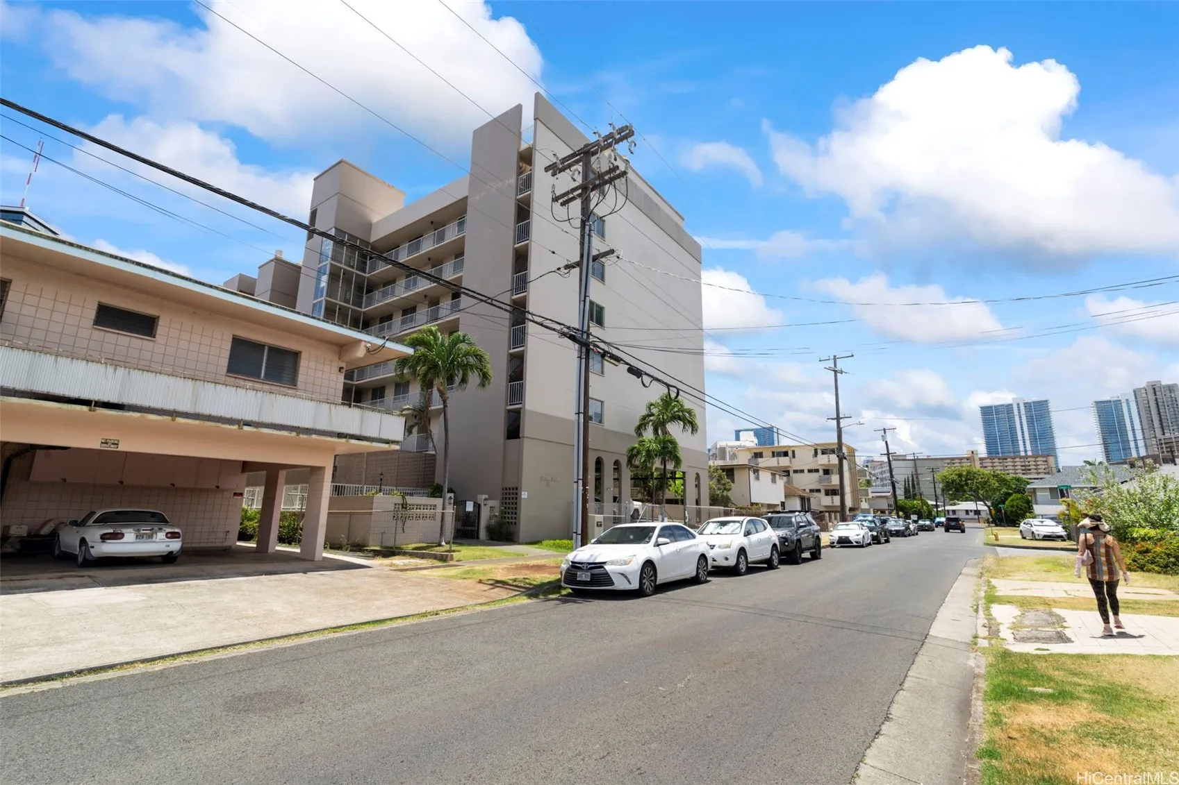 Honolulu, Hawaii 96826, United States, 1 Bedroom Bedrooms, ,1 BathroomBathrooms,Residential,Active,241468